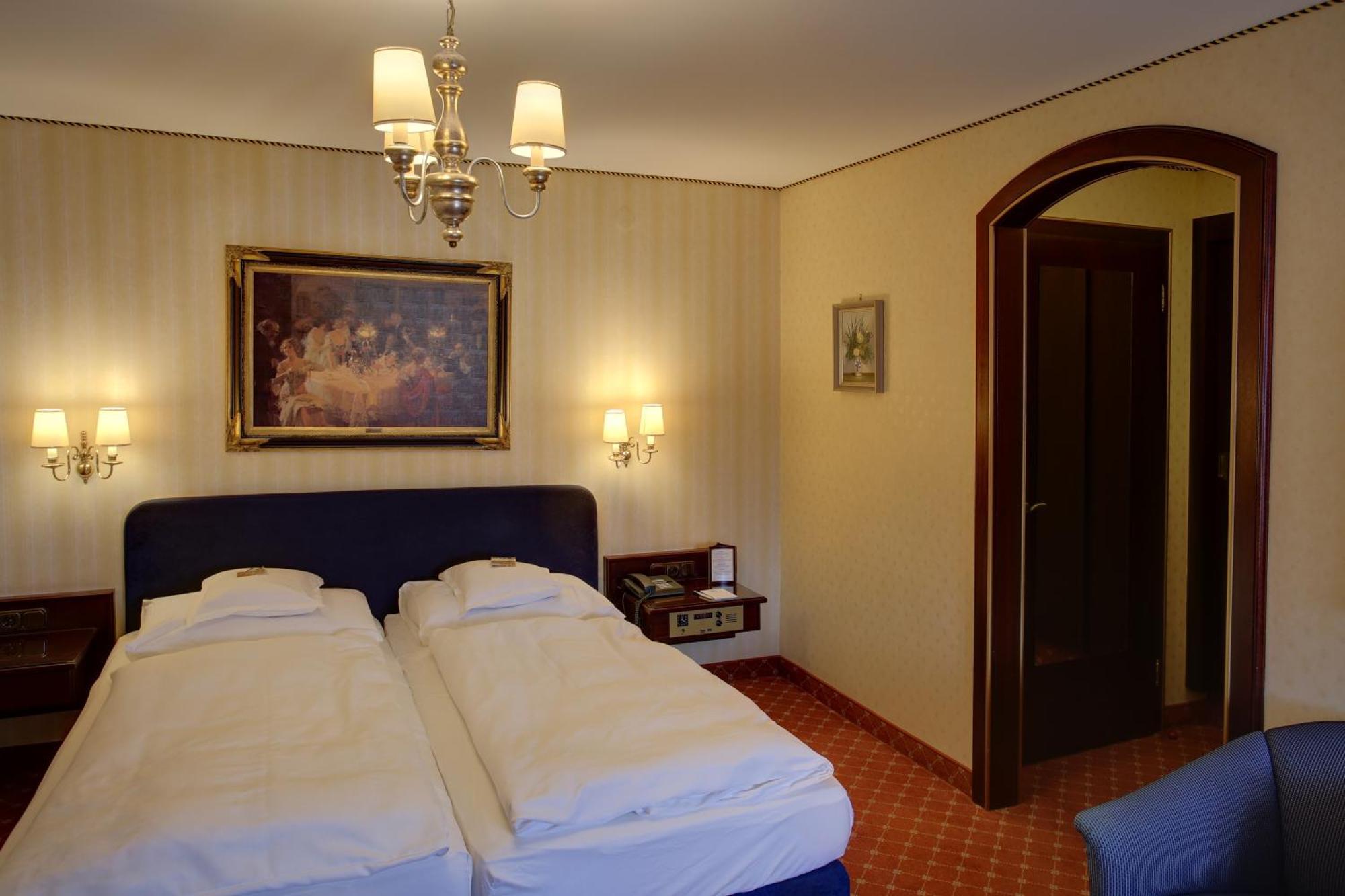 Hotel Brauereigasthof Landwehr-Braeu Reichelshofen Phòng bức ảnh