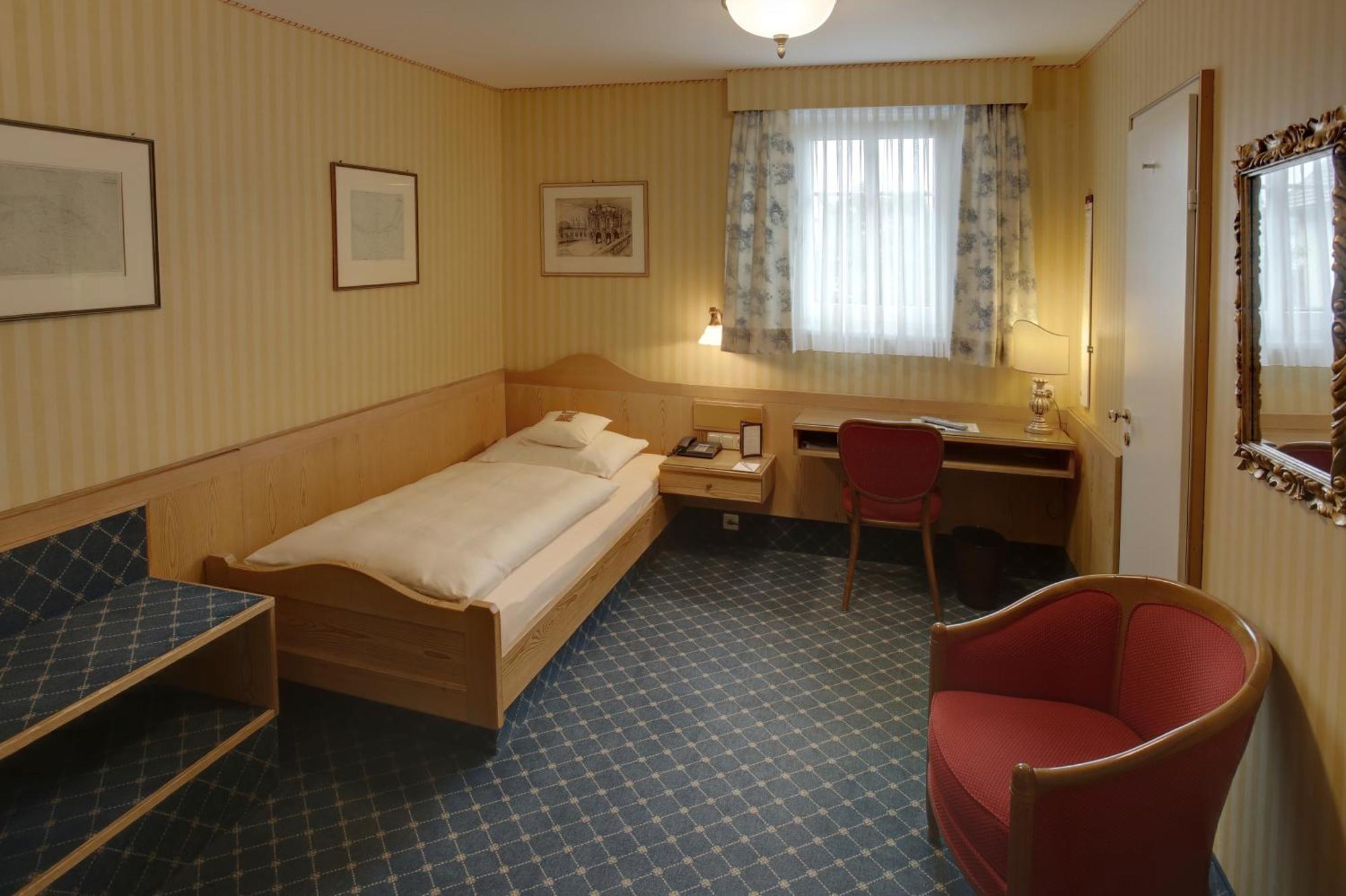 Hotel Brauereigasthof Landwehr-Braeu Reichelshofen Phòng bức ảnh