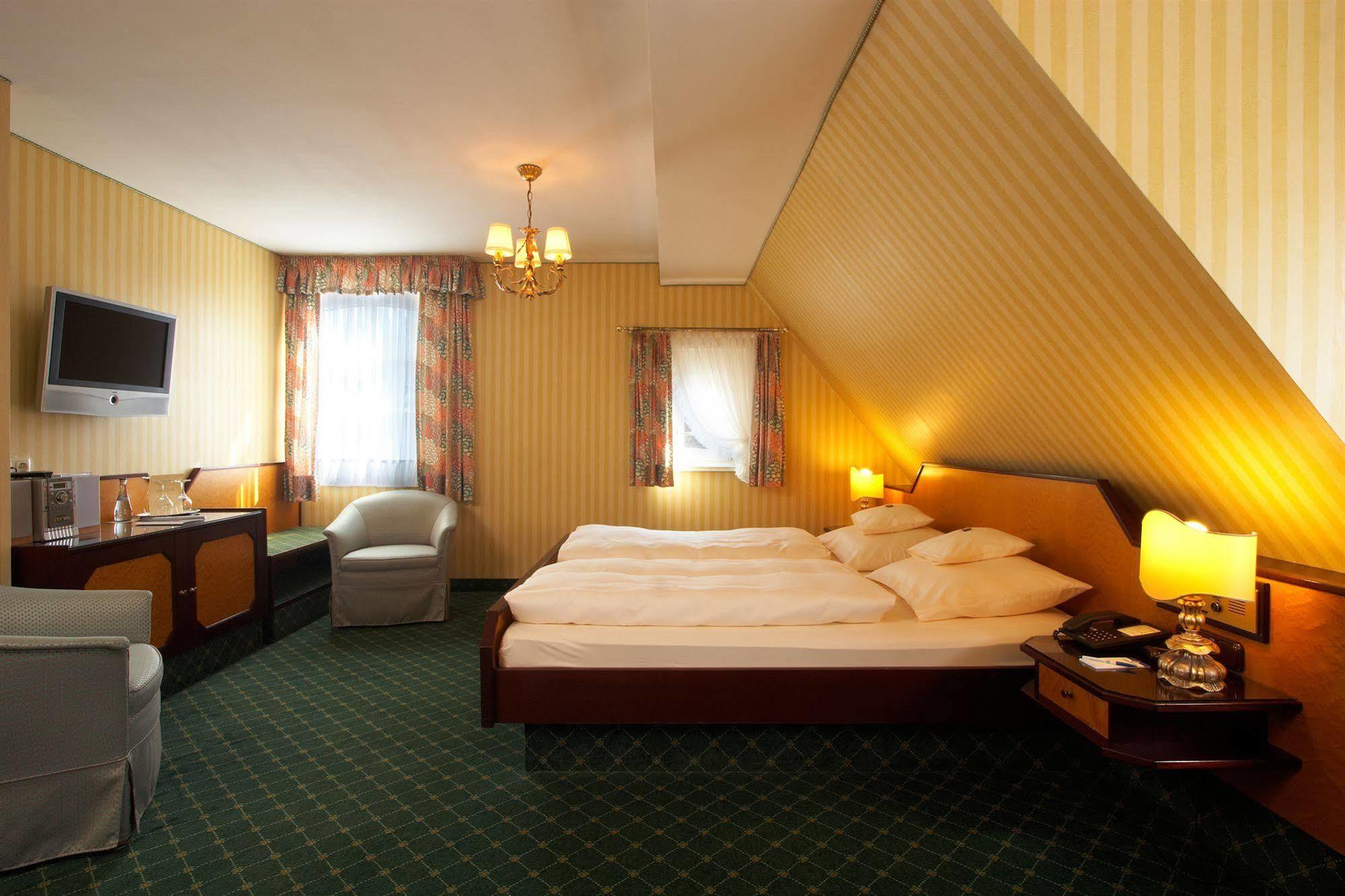 Hotel Brauereigasthof Landwehr-Braeu Reichelshofen Ngoại thất bức ảnh