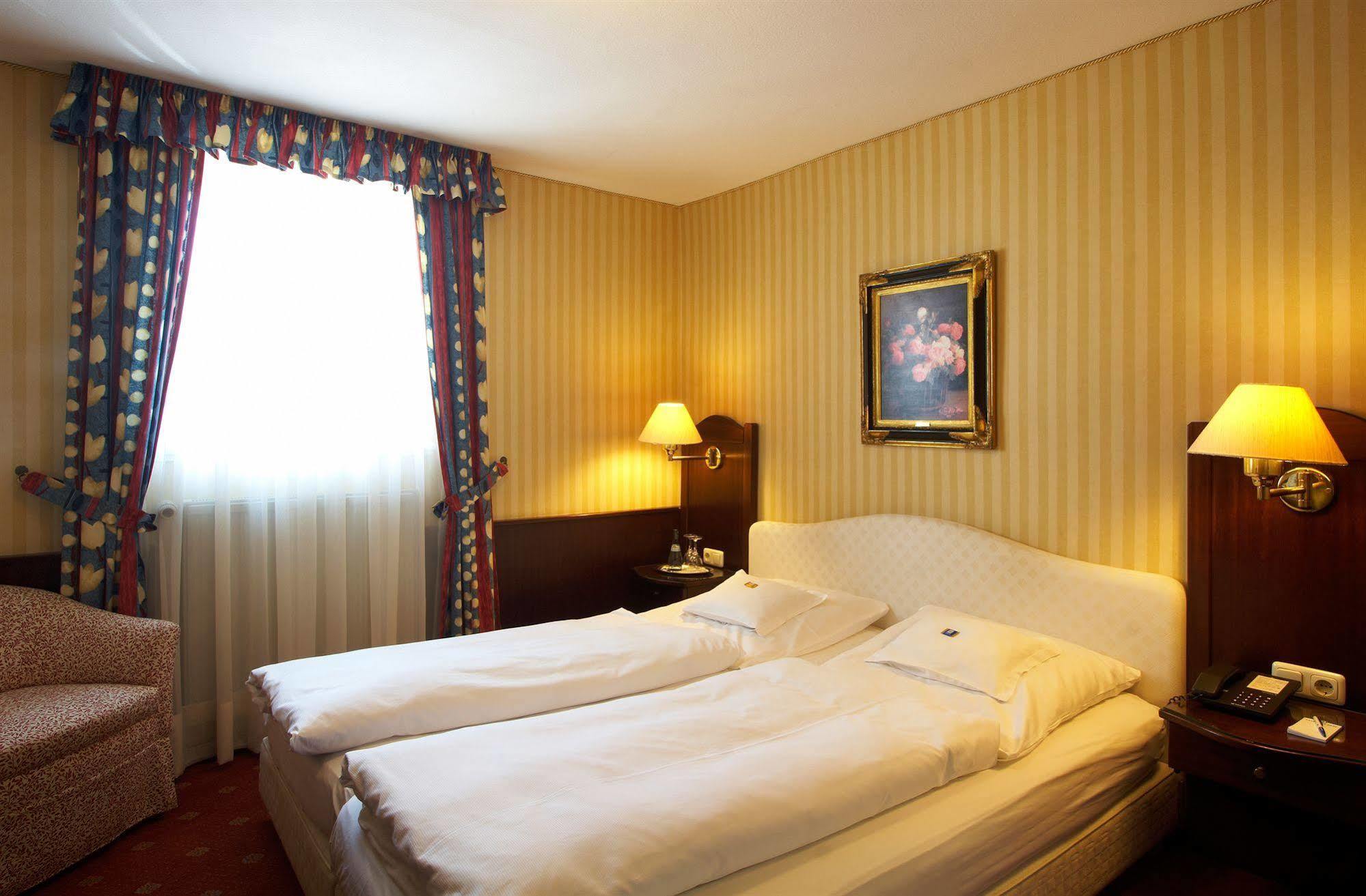 Hotel Brauereigasthof Landwehr-Braeu Reichelshofen Ngoại thất bức ảnh