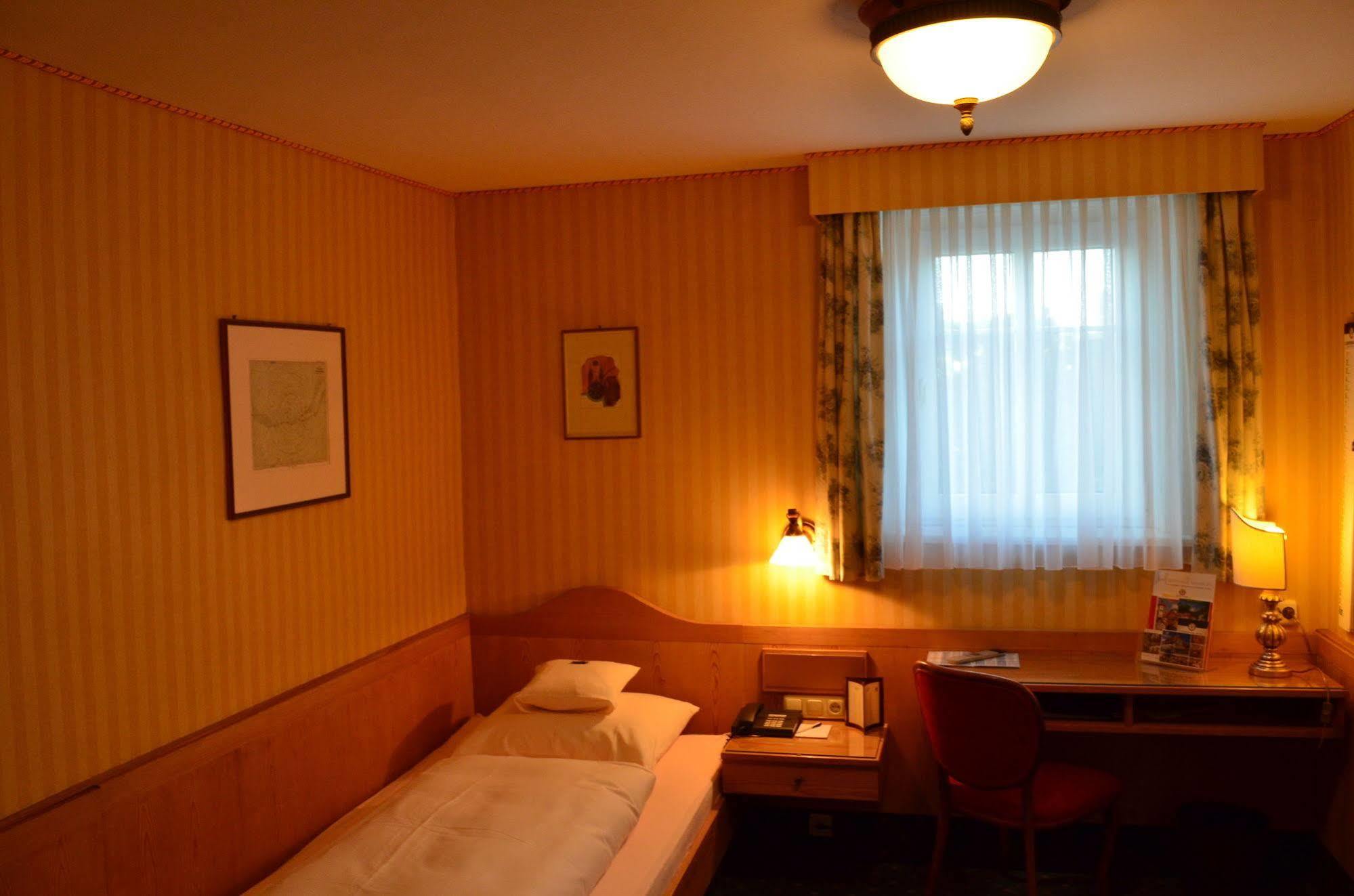 Hotel Brauereigasthof Landwehr-Braeu Reichelshofen Ngoại thất bức ảnh